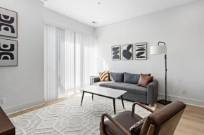 Hip New Condo near Broadway and Trendy East Nash with 5 Beds